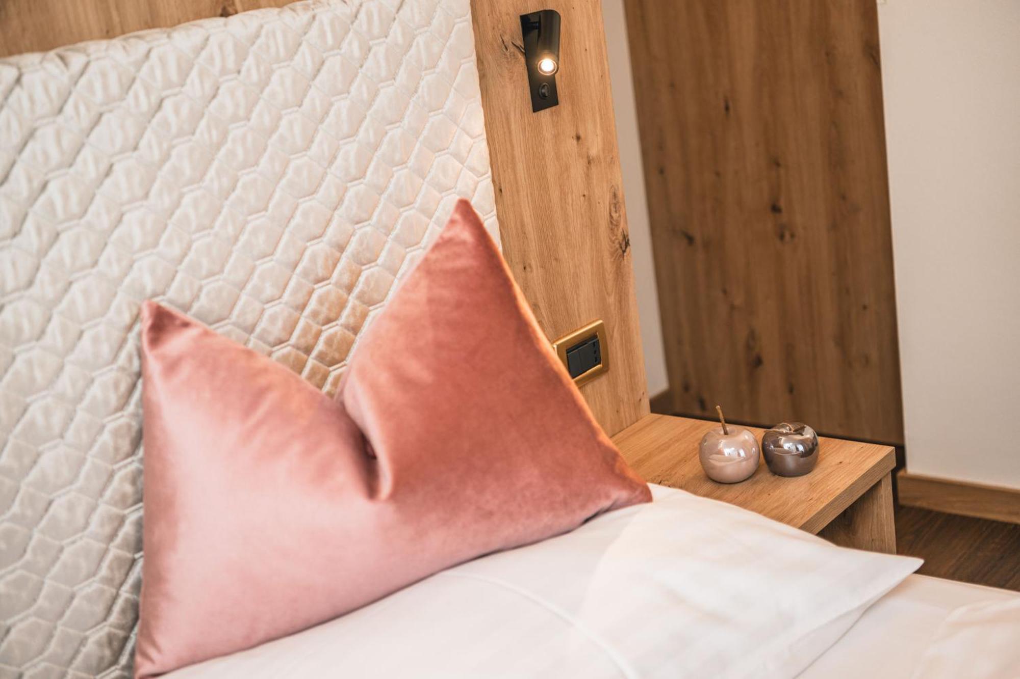 Garni Hotel Miara - Your Dolomites Home Σέλβα ντι Βαλ Γκαρντένα Εξωτερικό φωτογραφία