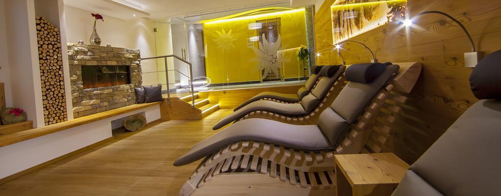 Garni Hotel Miara - Your Dolomites Home Σέλβα ντι Βαλ Γκαρντένα Εξωτερικό φωτογραφία