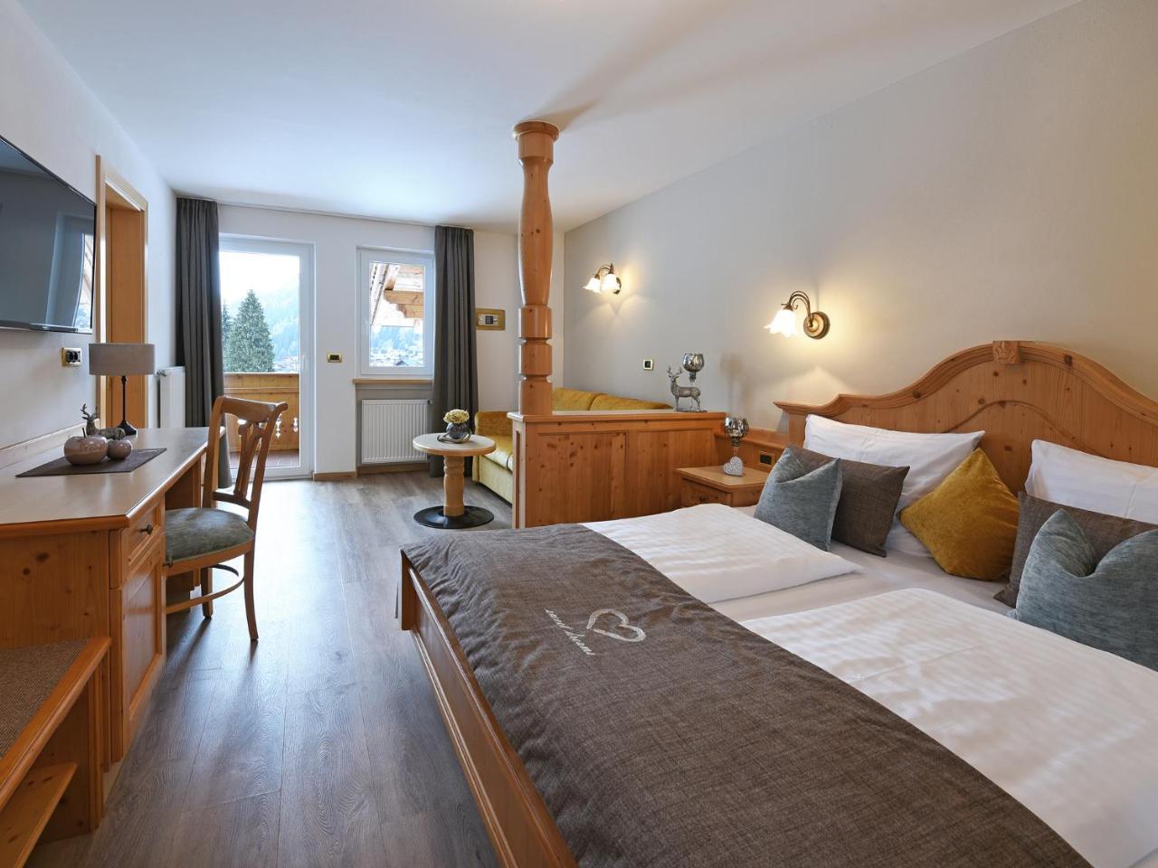 Garni Hotel Miara - Your Dolomites Home Σέλβα ντι Βαλ Γκαρντένα Εξωτερικό φωτογραφία
